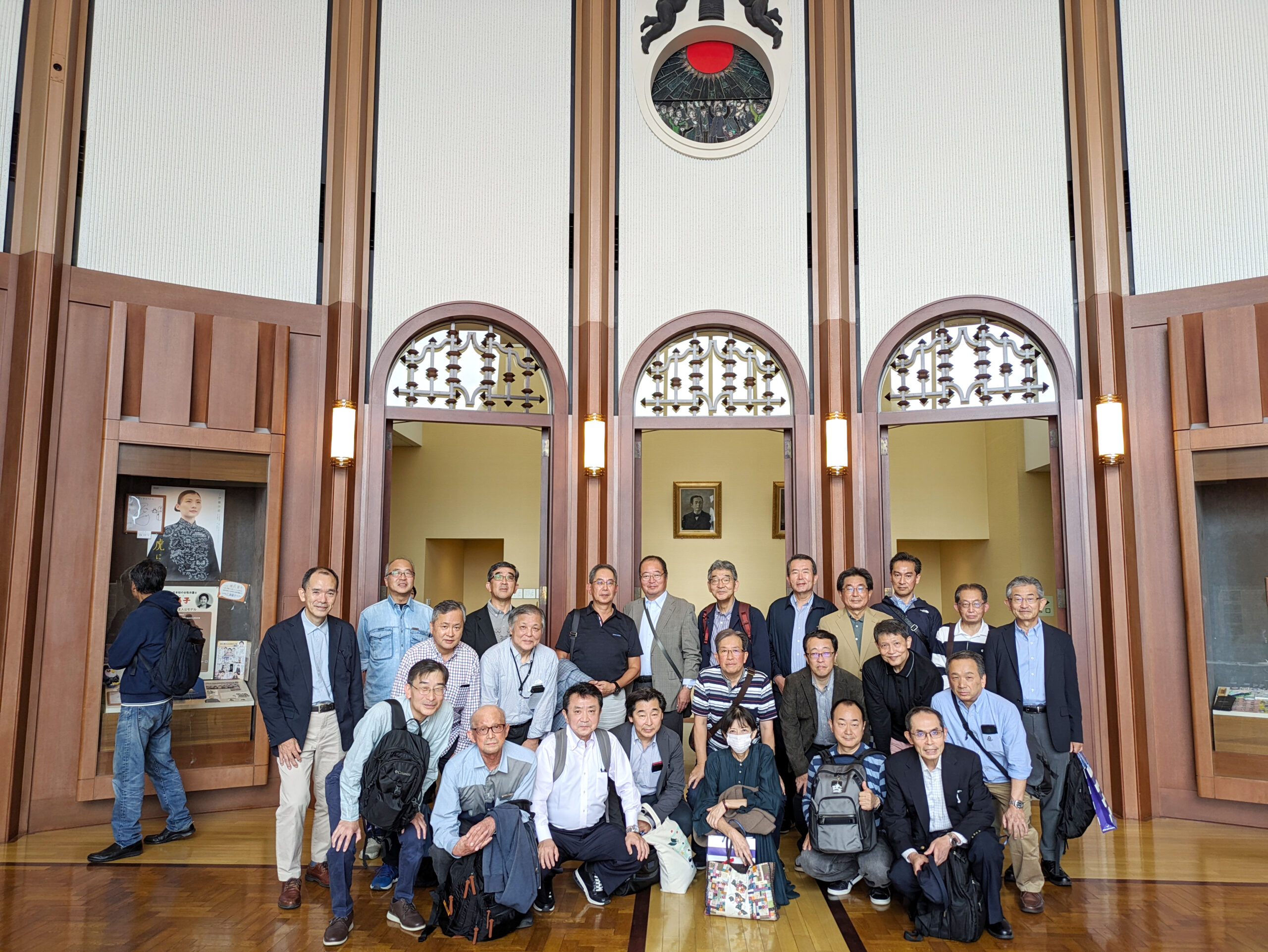 政治経済学部1984年（昭和59年）卒業5組紫紺会 | 明治大学校友会本部