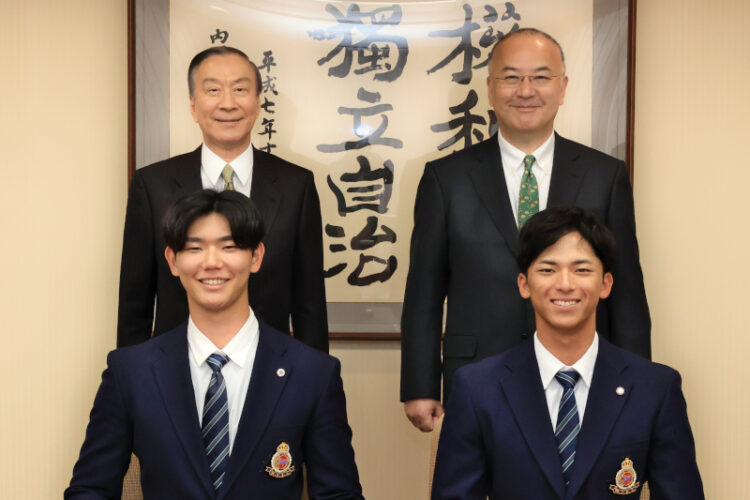 ドラフト指名の宗山主将・浅利投手が学長・理事長を表敬訪問（体育会硬式野球部）