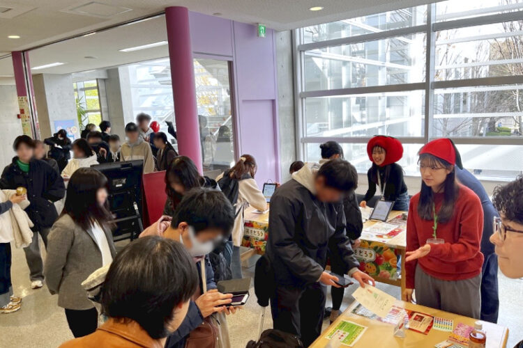 学生食堂でカゴメ（株）と連携し野菜摂取を促進　ベジチェック選手権・カゴメ食堂を開催（農学部・本所ゼミ）