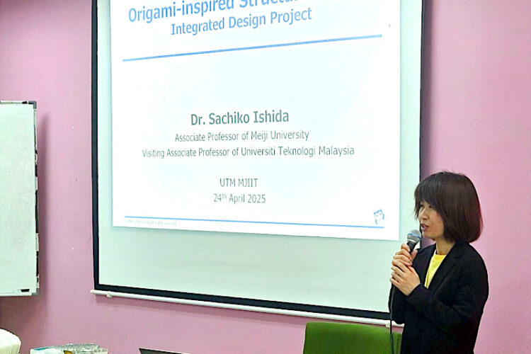石田祥子准教授がマレーシア工科大学マレーシア日本国際工科院にて折紙工学の講義とワークショップを実施│理工学部