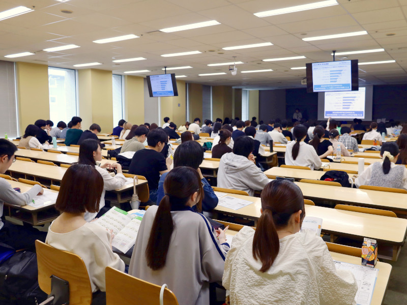 文系3学部合同の就職キャリア支援イベントを開催――政経・文・情コミの学生約1400人が参加