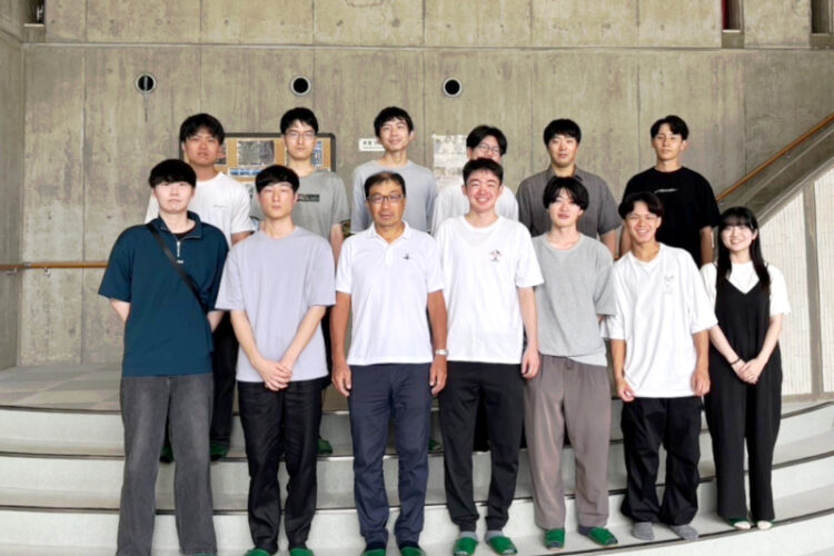政治や選挙について統計学でデータ分析し、「計量政治学」を研究｜政治経済学部・井田正道ゼミ