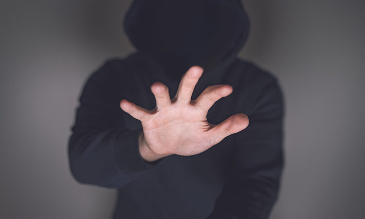 「闇バイト」の指示役はいかなる罪に問われるか——「共同正犯」の法概念から考える