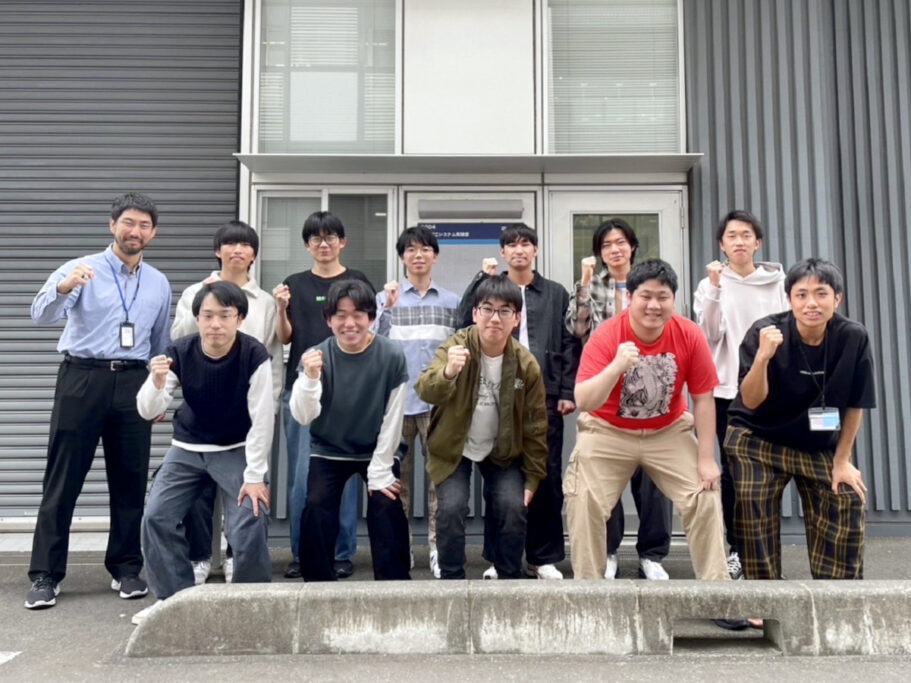 産業用ロボットの課題を解決し、より高精度な加工システムの実現を目指す│理工学研究科・田島真吾研究室