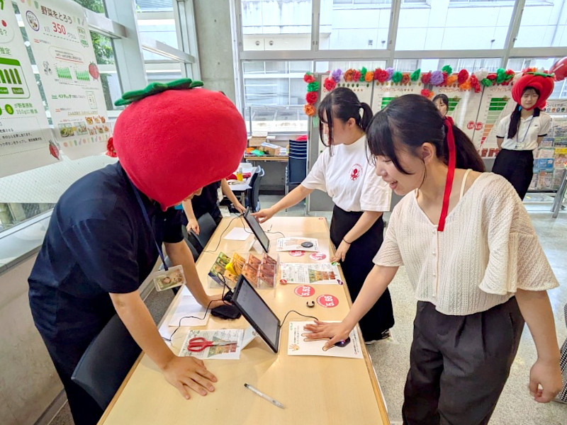 学生の野菜摂取を促進「カゴメ食堂」「ベジチェック」を開催│農学部・本所ゼミ