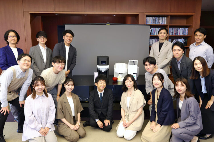 宮下芳明研究室がアサヒグループジャパンと共同研究成果を発表――自在に表現される味や香りを記者らが体感│総合数理学部