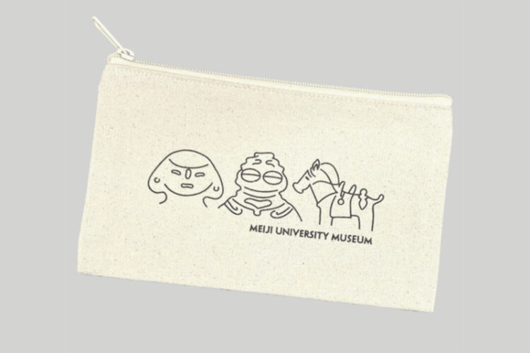 ミュージアムグッズ「顔だけポーチ」販売開始――学芸員養成課程履修生が考案│博物館