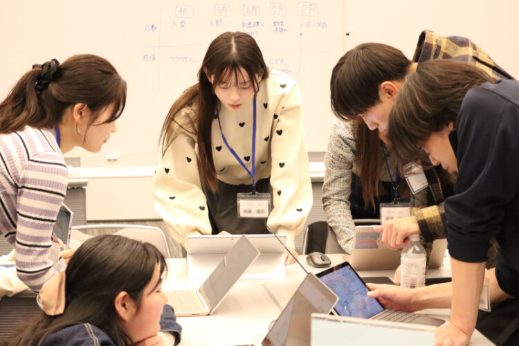 DXをテーマに「実践キャリア支援講座」――博報堂、TOPPAN、オプトの実務者が講師に｜情報コミュニケーション学部