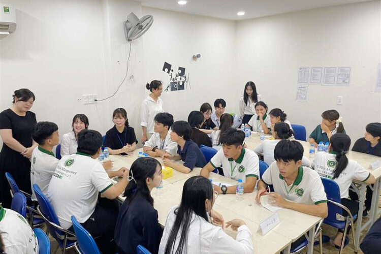 ベトナム現地研修――サイゴン紫紺会など現地社会人と交流・異文化交流も｜文学部