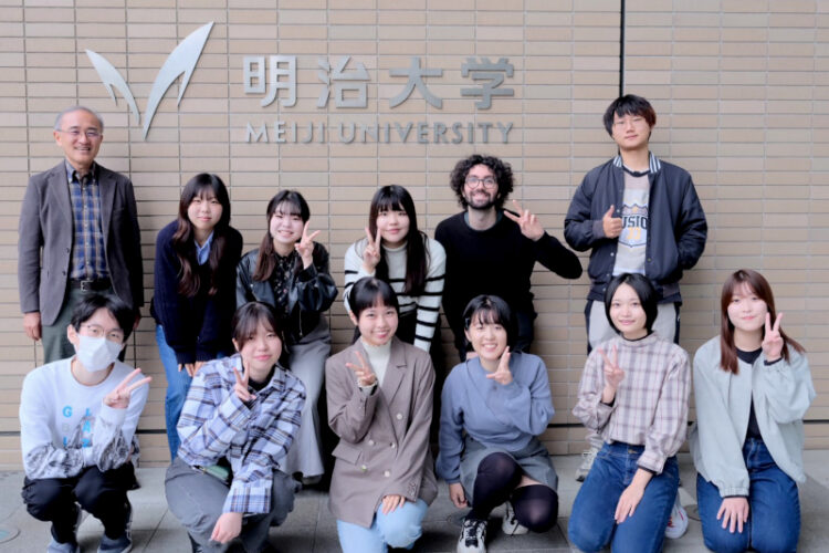 日本語表現を多用な側面から観察・分析し、主体的に考え多角的に捉える力を身に付ける｜国際日本学部・田中牧郎ゼミ